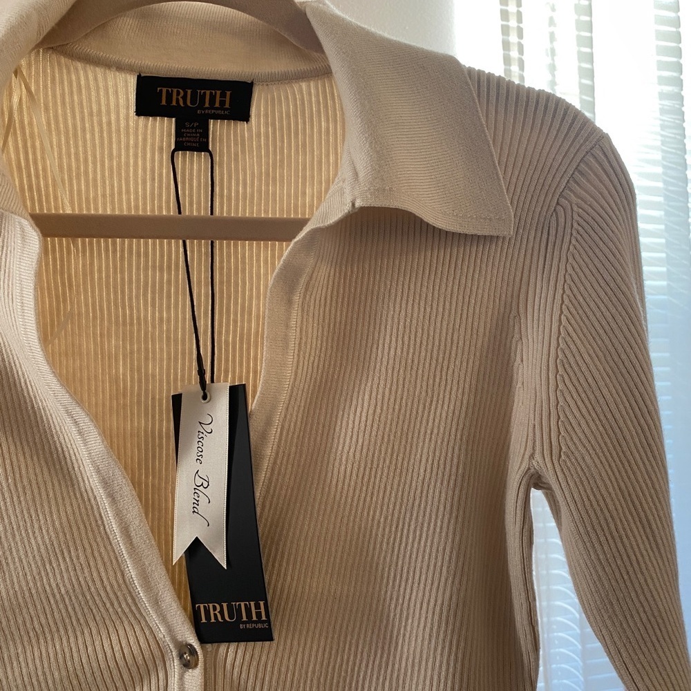 Truth by Republic Cream Ribbed Collared Sweater Size S NWT - Picture 15 of 15